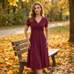 ✨ Kleid mit V-Ausschnitt & Cross-Front Design – leichter, fließender Stoff mit Falten – figurschmeichelnd & knitterarm