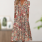 🌸 Lockeres V-Ausschnitt-Kleid mit Blumenprint – vielseitig kombinierbar, entspannte Passform für jeden Anlass. ✨