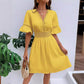 👗 50% RABATT! ✨ Schickes Kleid mit V-Ausschnitt & Spitzenausschnitten – Feminin & luftig – Perfekt für Sommer, Hochzeit oder romantische Abende – eleganter Blickfang mit feinen Details 🌸