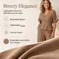 Set aus einem Wickeloberteil für Damen und einer Hose mit weitem Bein