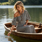 ☀️Damen Ein-Schulter-Streifen-Maxikleid – Fließender Puffärmel-Stil mit müheloser Sommer-Eleganz 🌿