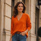 Aktueller Trend⭐👚 Strickpullover mit gewelltem V-Ausschnitt – feminine Details und weiche Textur für einen lässigen Look bei kühlem Wetter